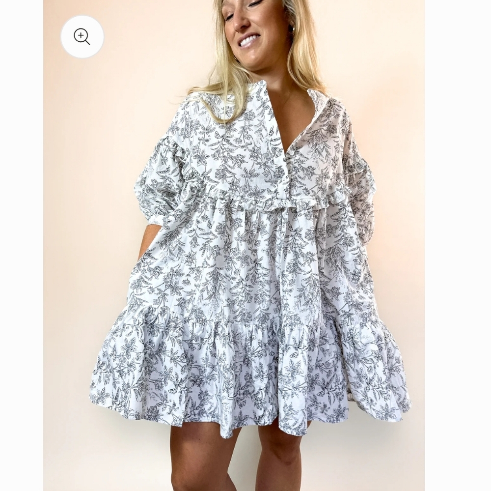 NWT Bucketlist Fall Fields Black & White Floral Tiered Mini Dress